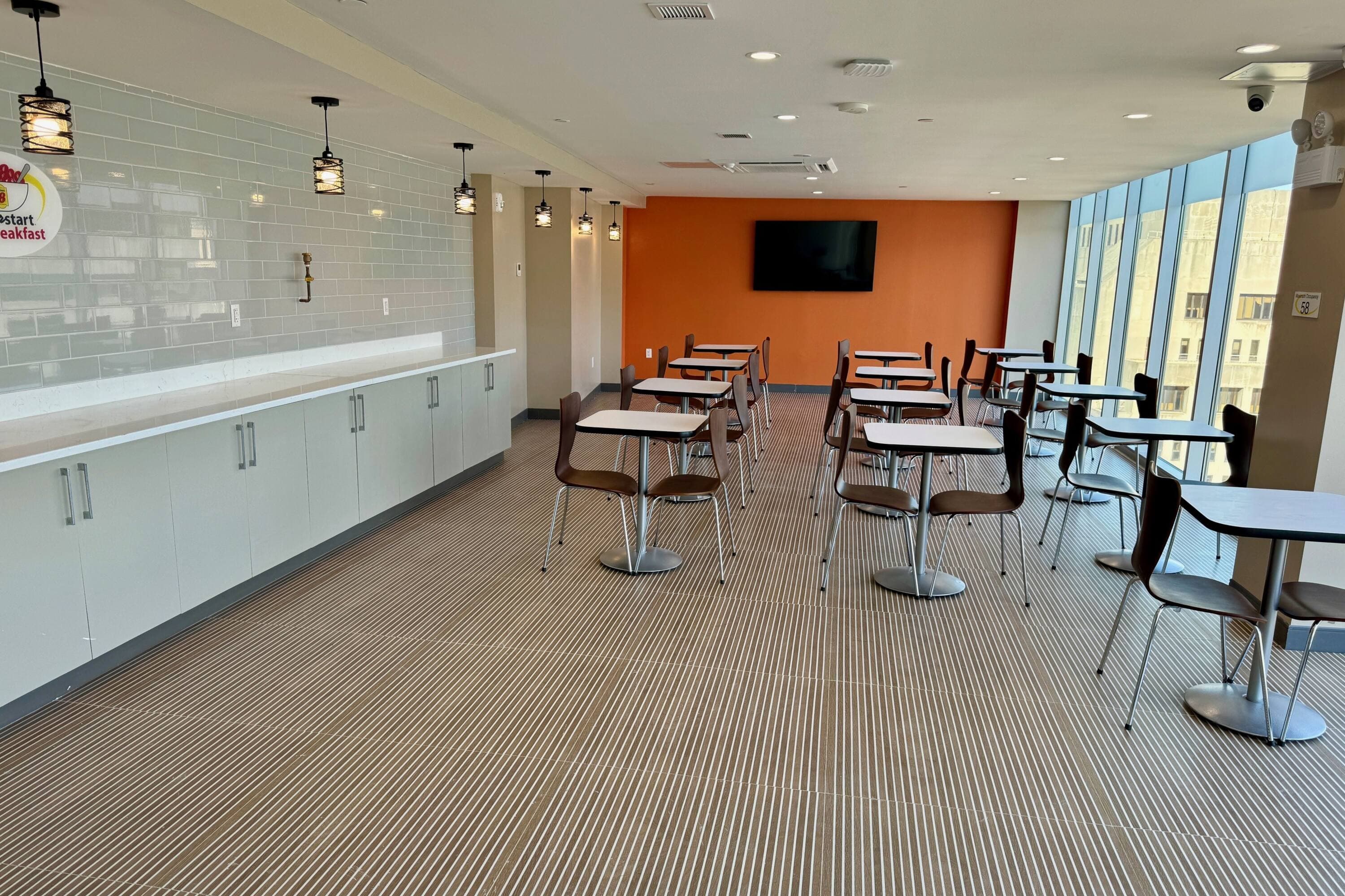 Super 8 by Wyndham Bronx Near Stadium