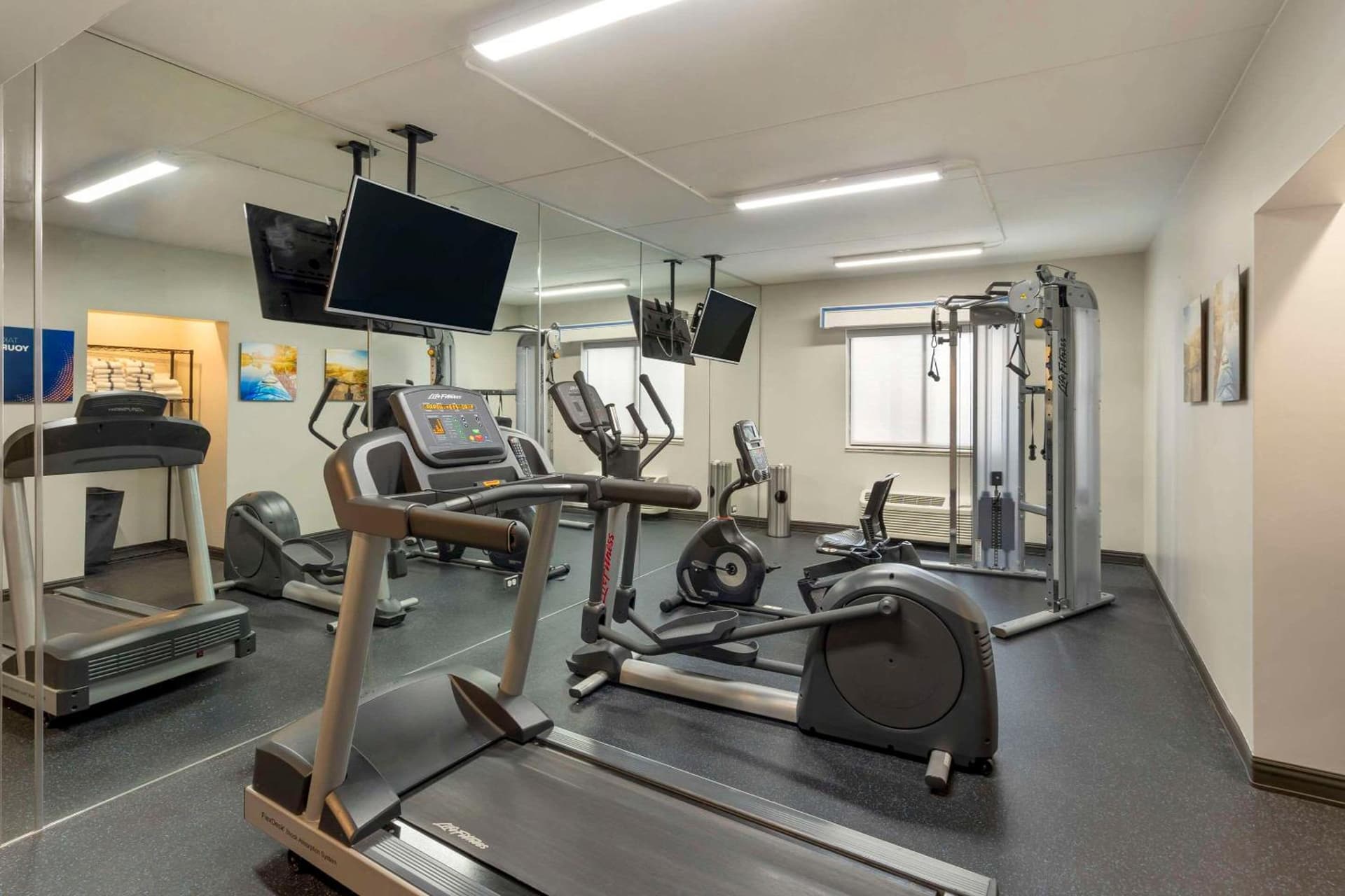 Comfort Inn & Suites Mundelein-Vernon Hills