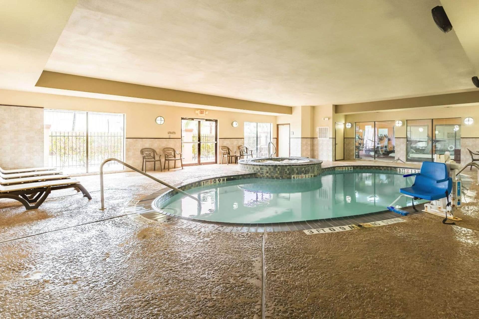Comfort Suites Beaumont I - 10