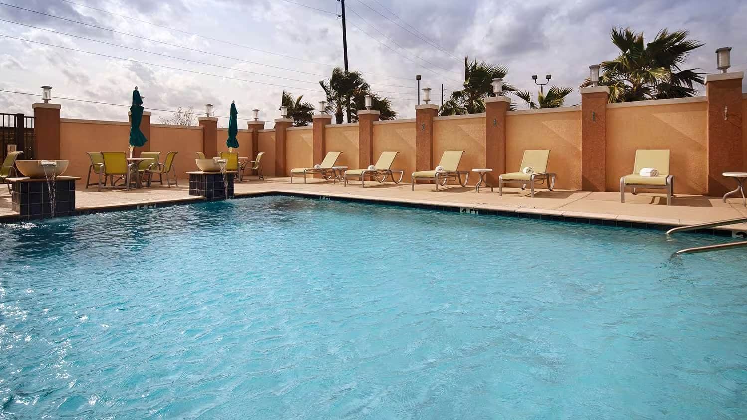 Best Western Premier Ashton Suites-Willowbrook