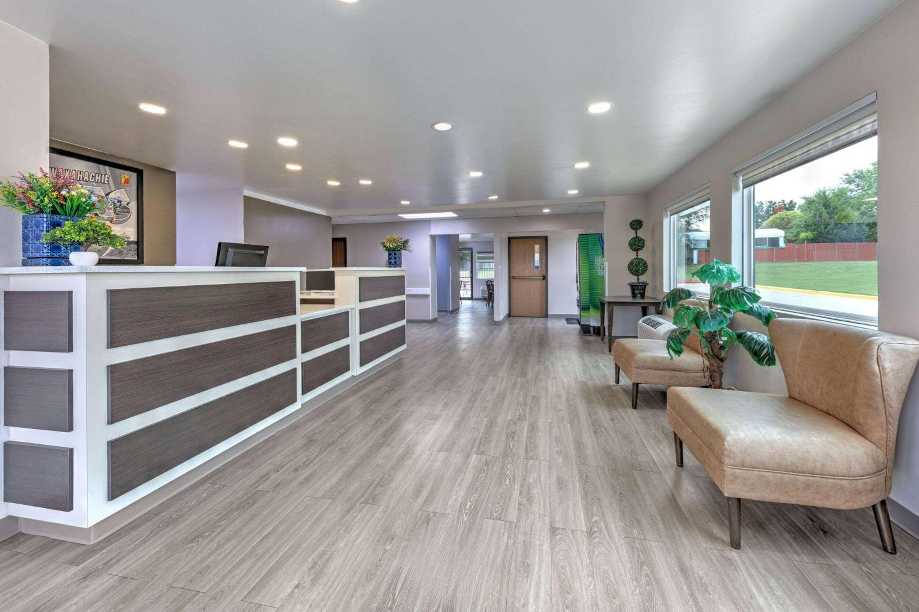 Super 8 by Wyndham Waxahachie TX