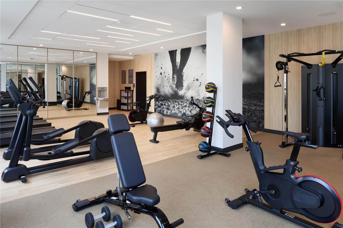 Hyatt Place Montreal Airport
