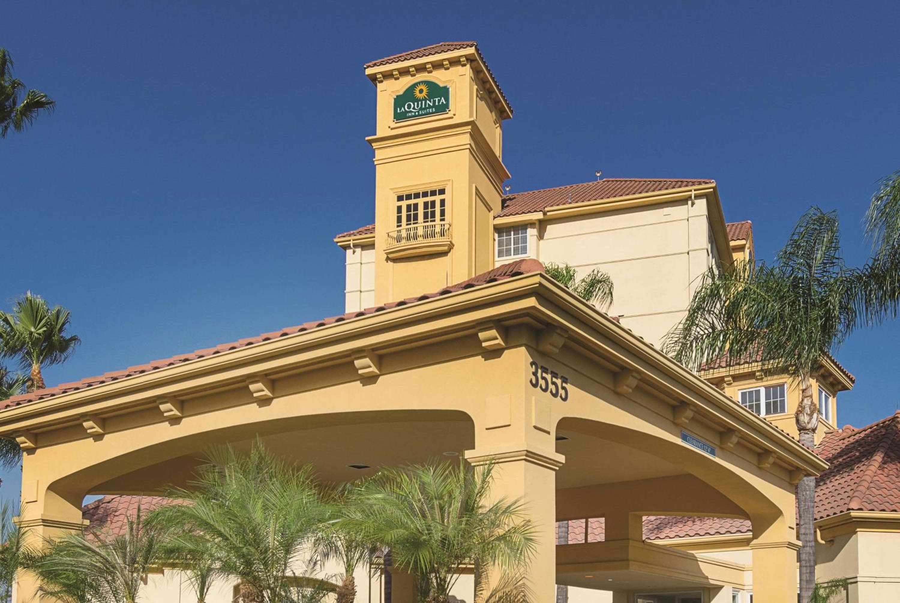 La Quinta Inn & Suites by Wyndham Ontario Airport