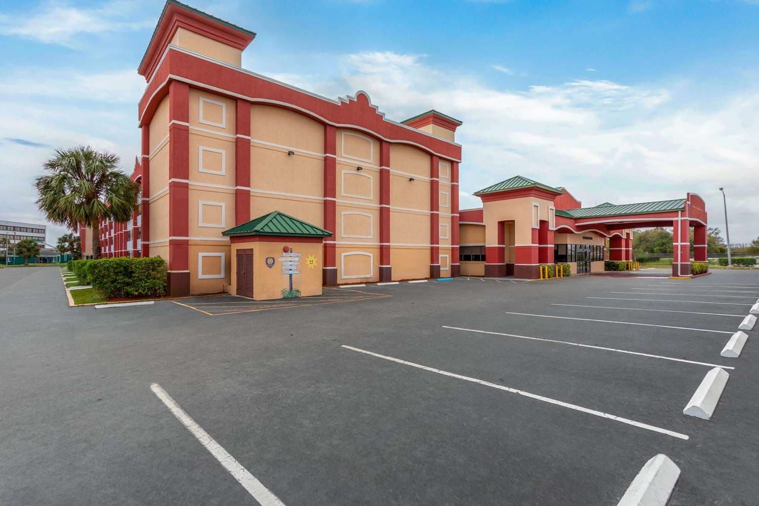 Baymont by Wyndham Orlando North Millenia