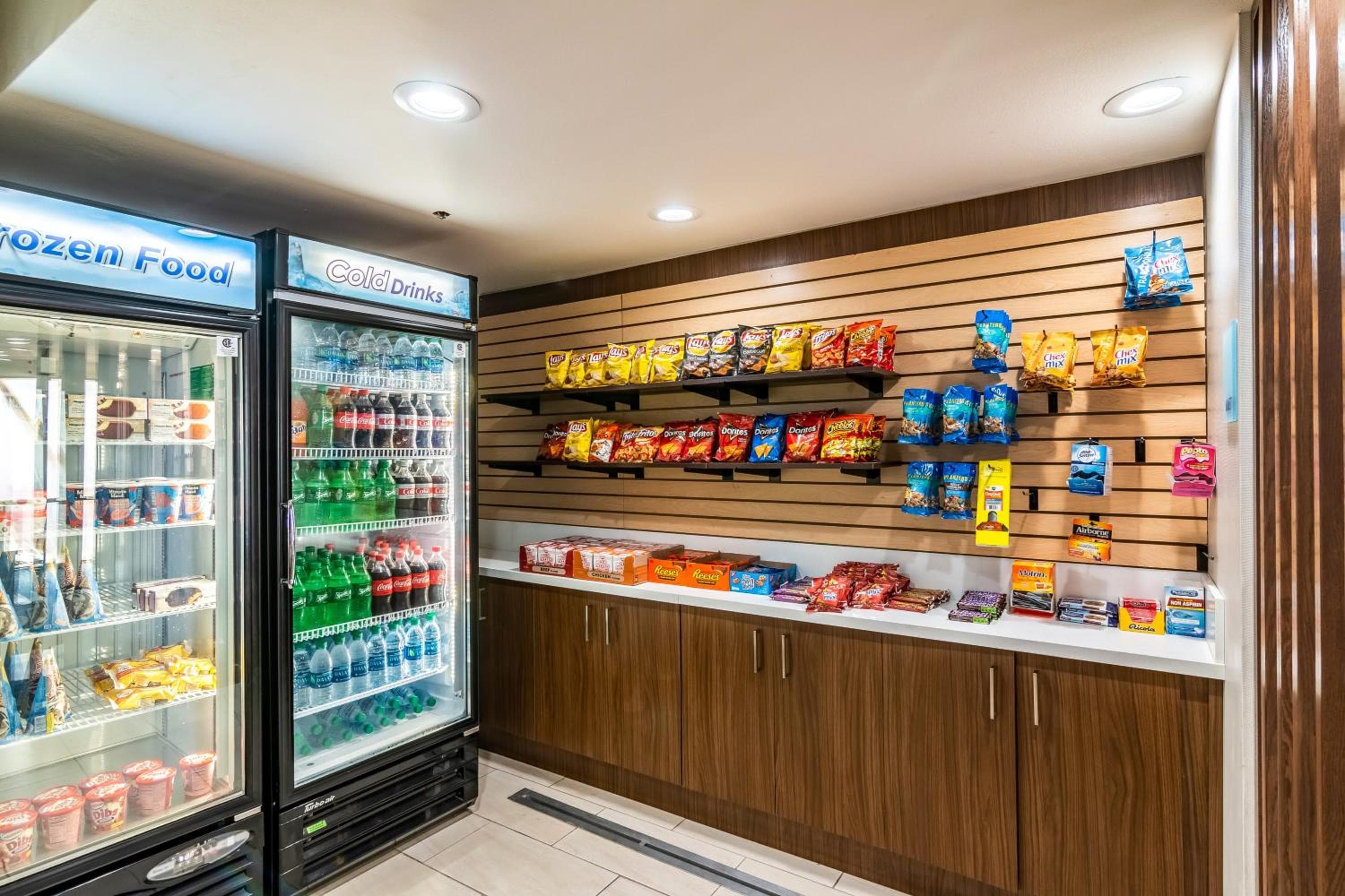 Holiday Inn Express & Suites - Camarillo