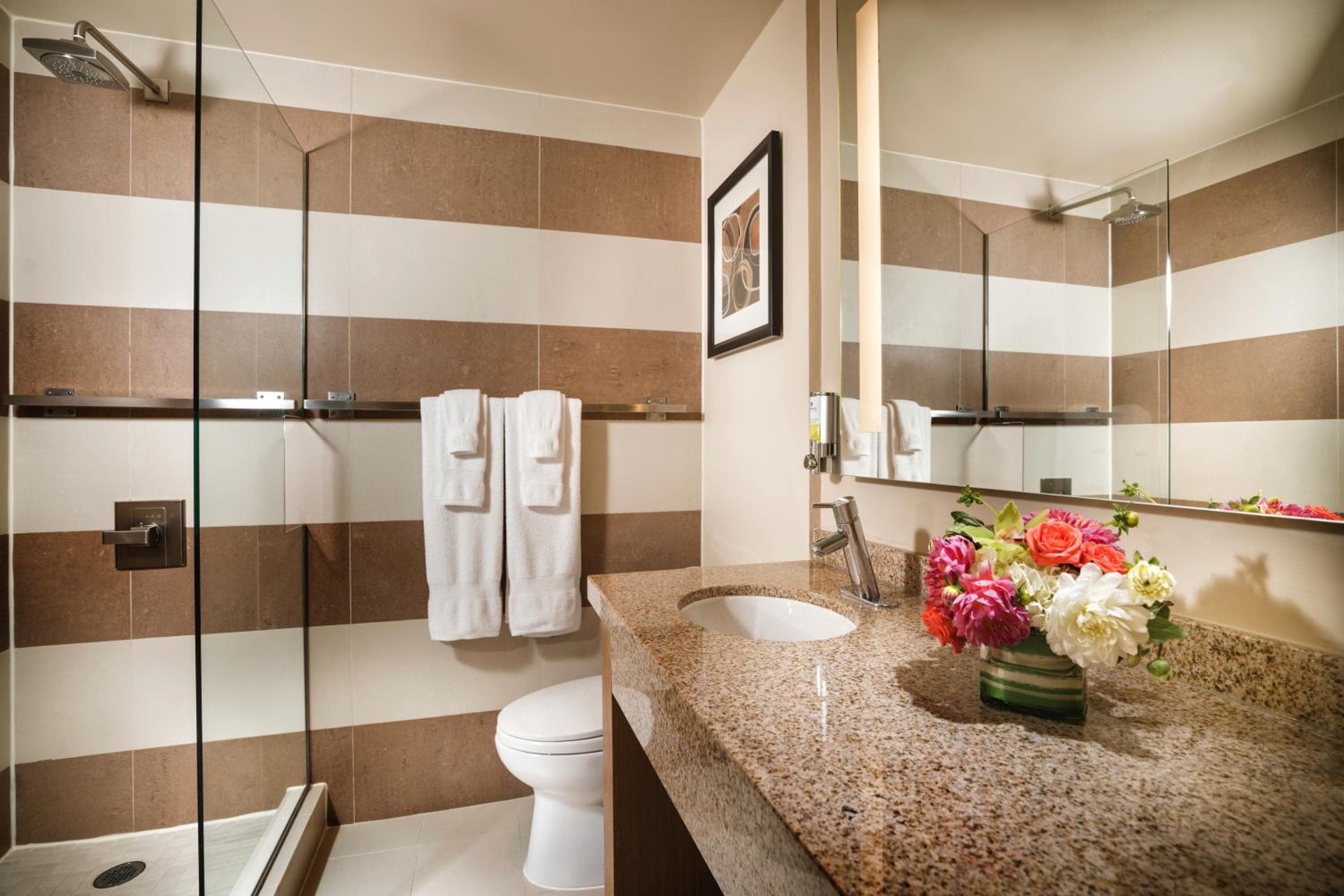 Staypineapple, Hotel Rose, Downtown Portland