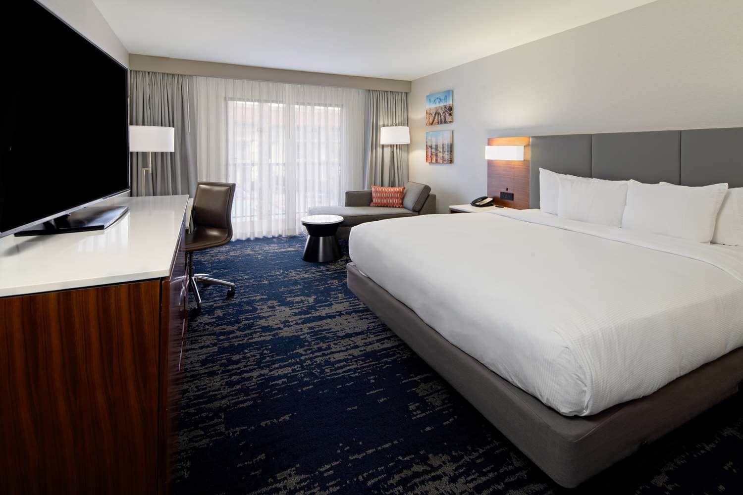 DoubleTree by Hilton Bakersfield