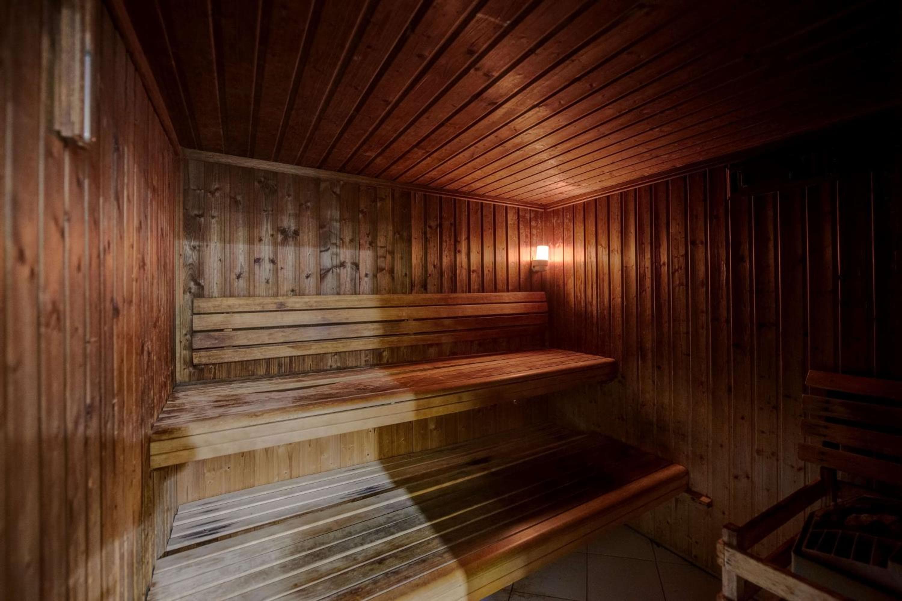 Howard Johnson Plaza by Wyndham Dubai Deira