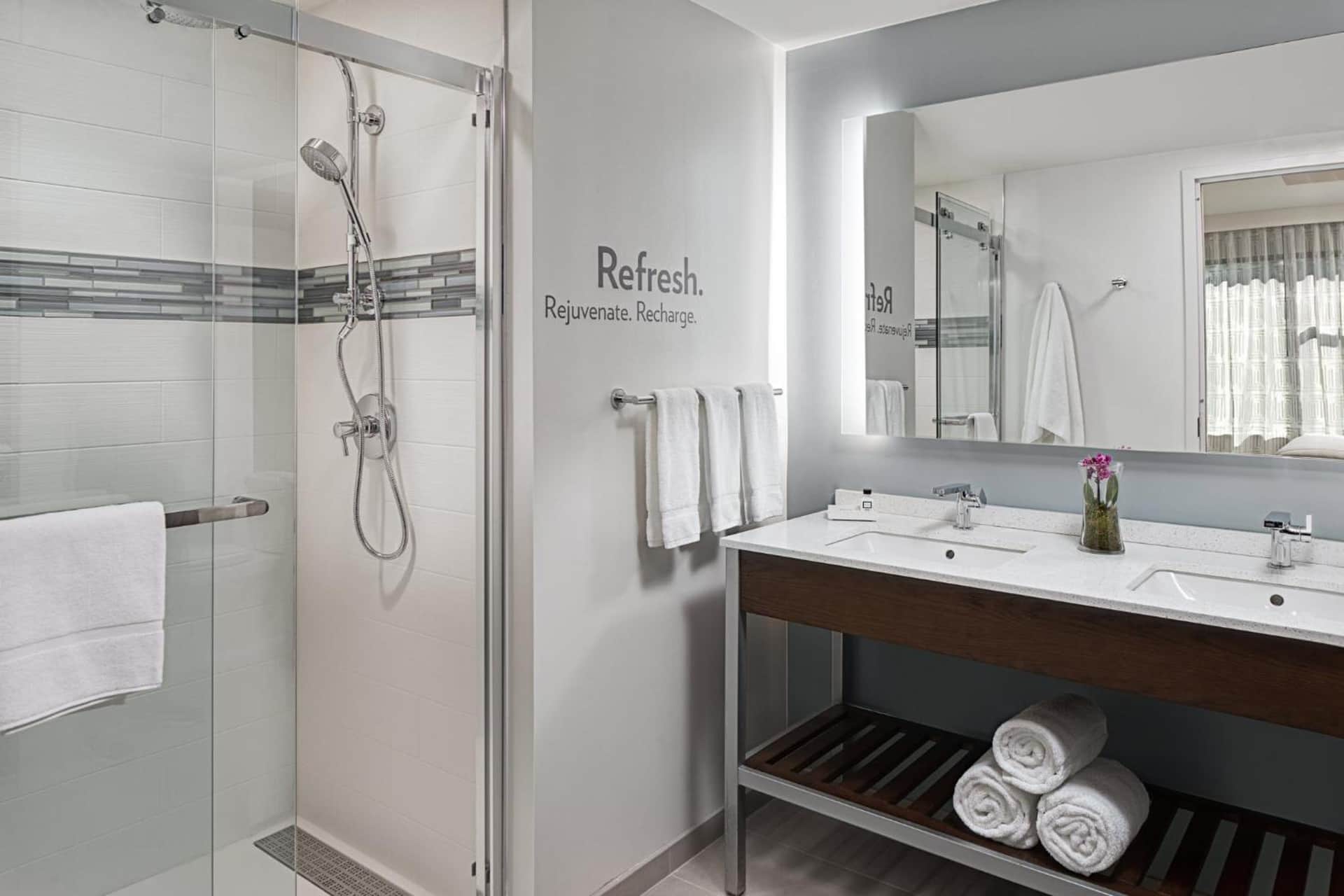 EVEN Hotel Long Island City - New York by IHG