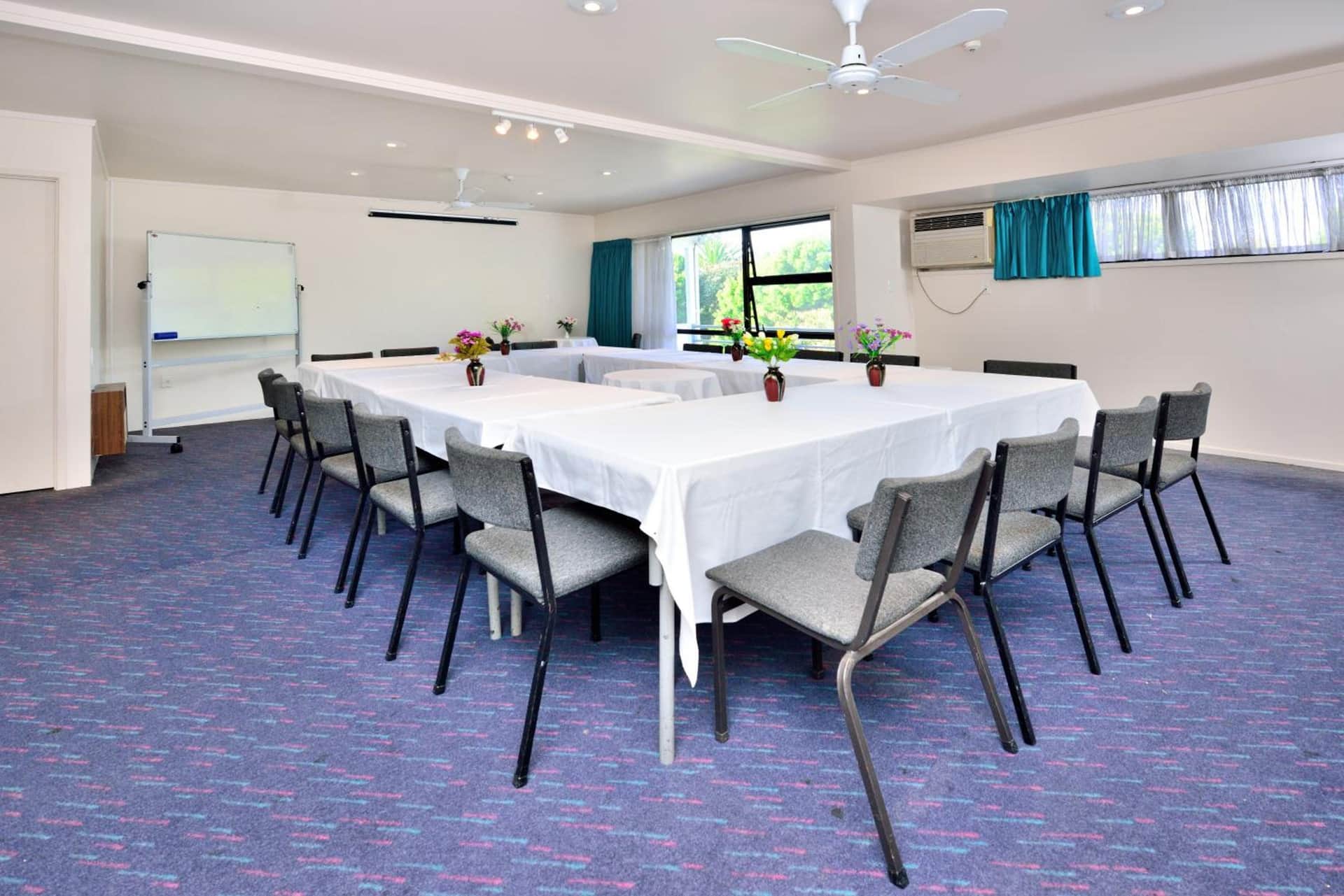 Manukau Hotel & Conference Centre