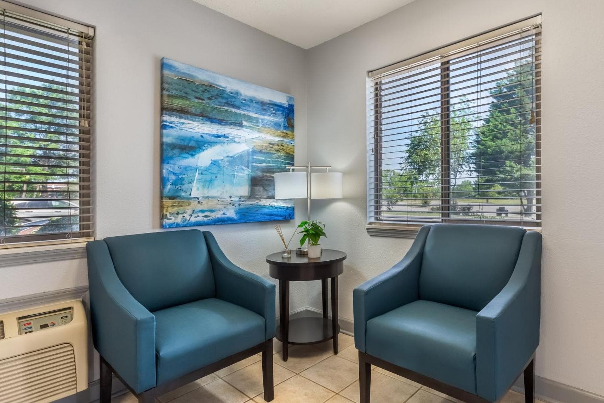 HomeTowne Studios & Suites by Red Roof Greensboro