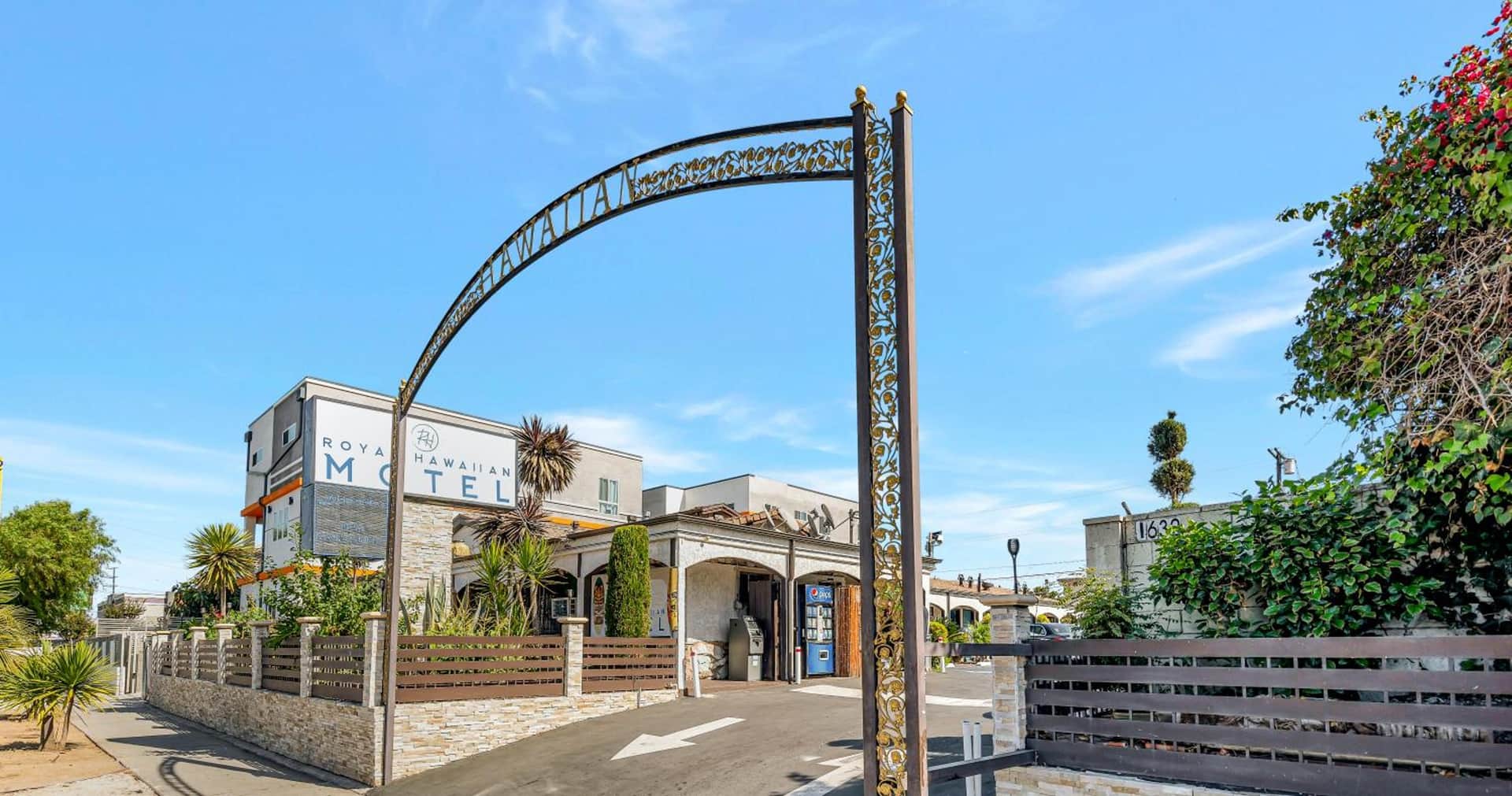Royal Hawaiian Inn - Mid City