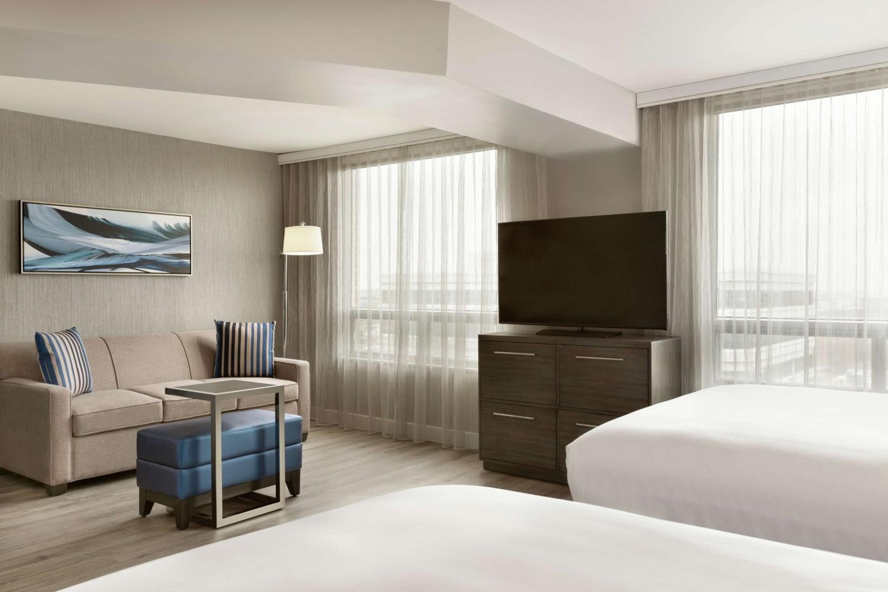 Embassy Suites by Hilton Montreal Airport