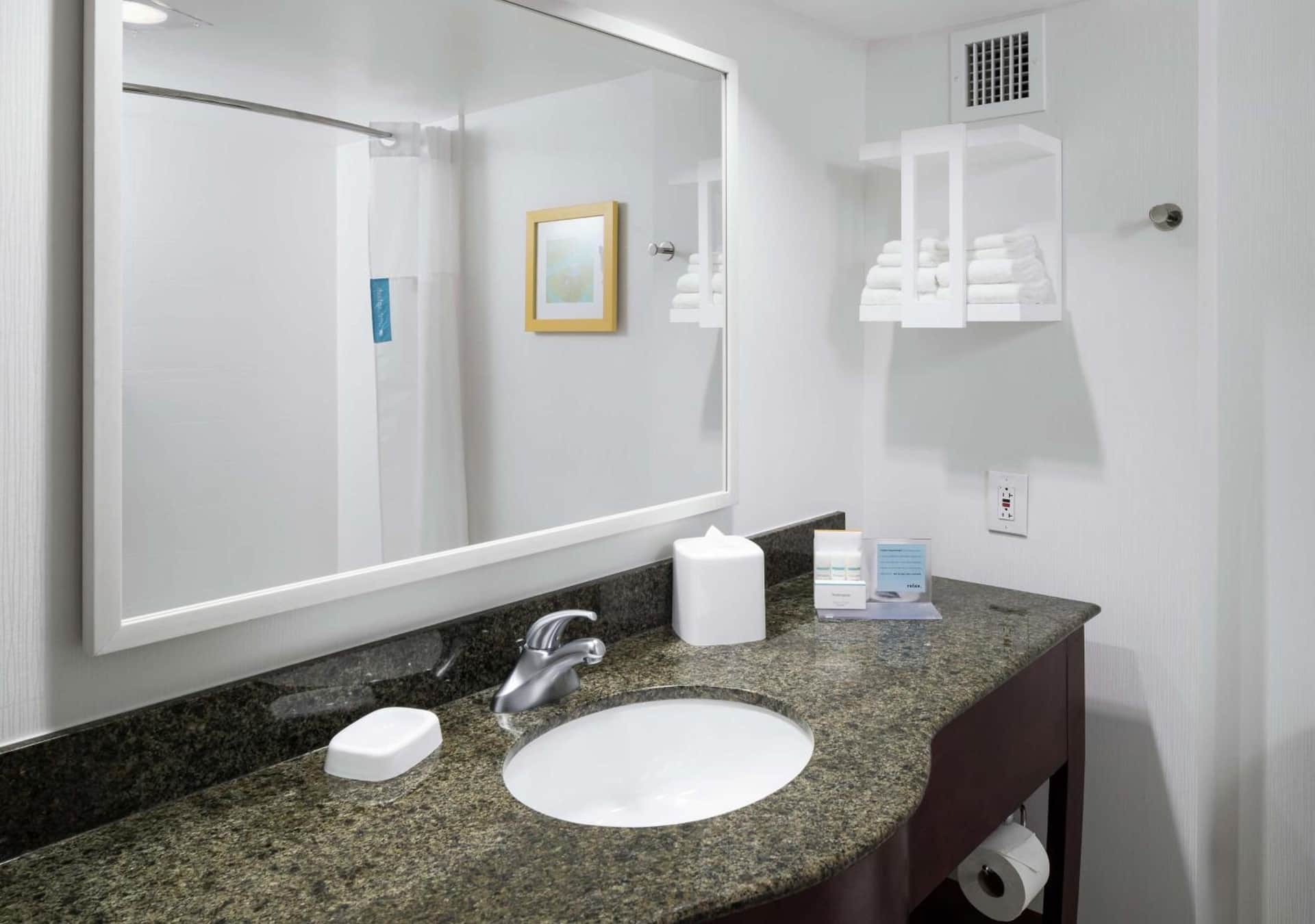 Hampton Inn & Suites Memphis at Beale Street