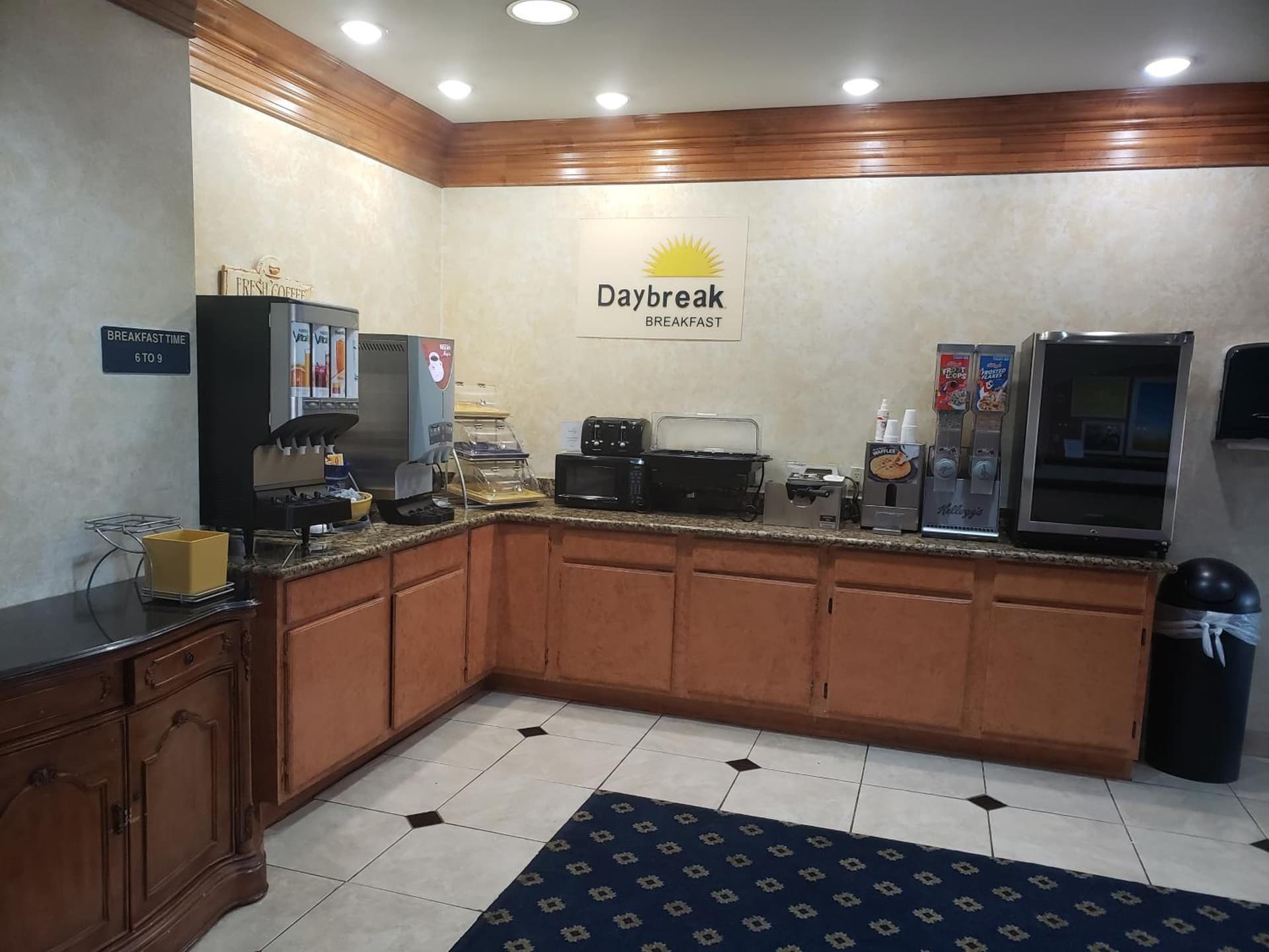 Days Inn & Suites by Wyndham Cleburne TX