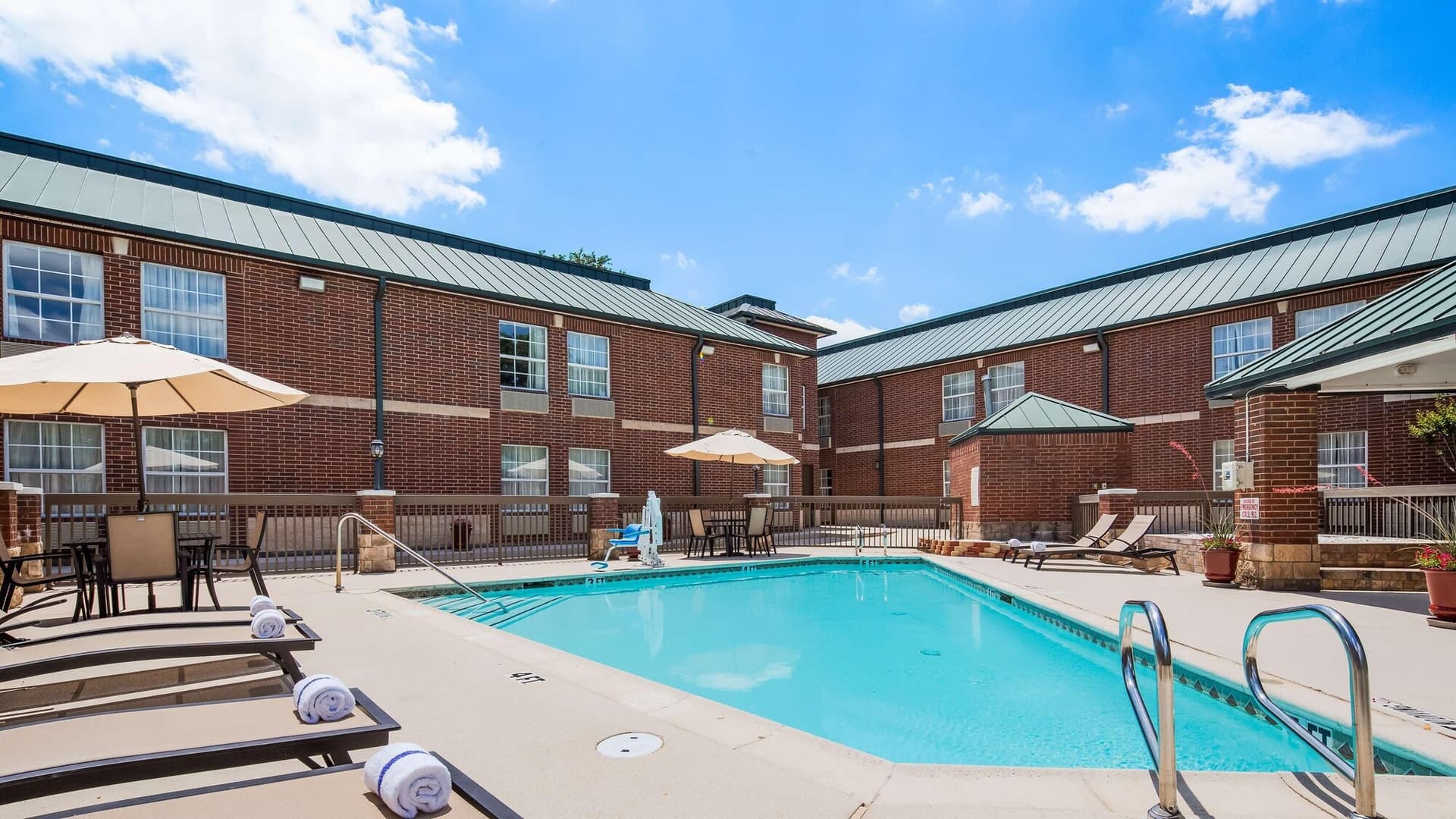 Landmark Hotel Dallas - Addison