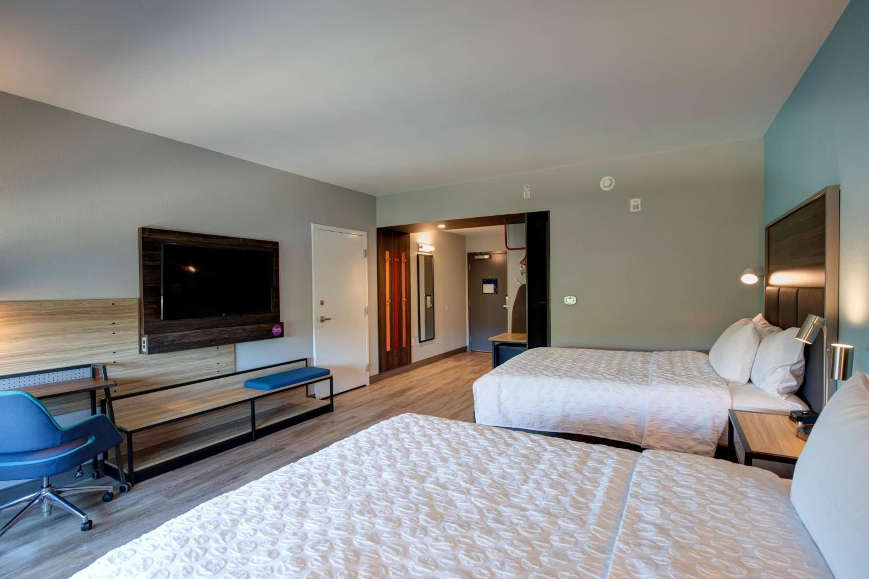 Tru by Hilton Eugene