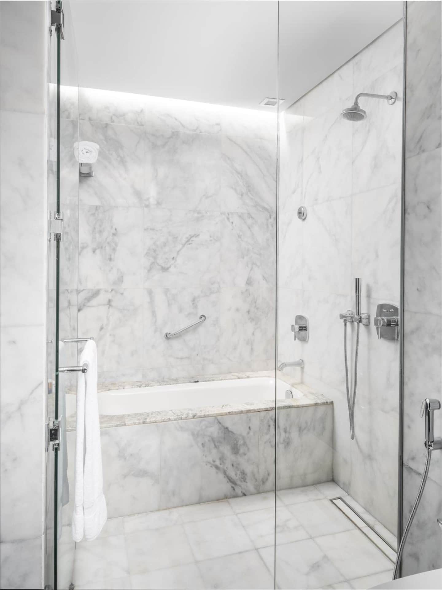 The Hotel Galleria Jeddah, Curio Collection by Hilton