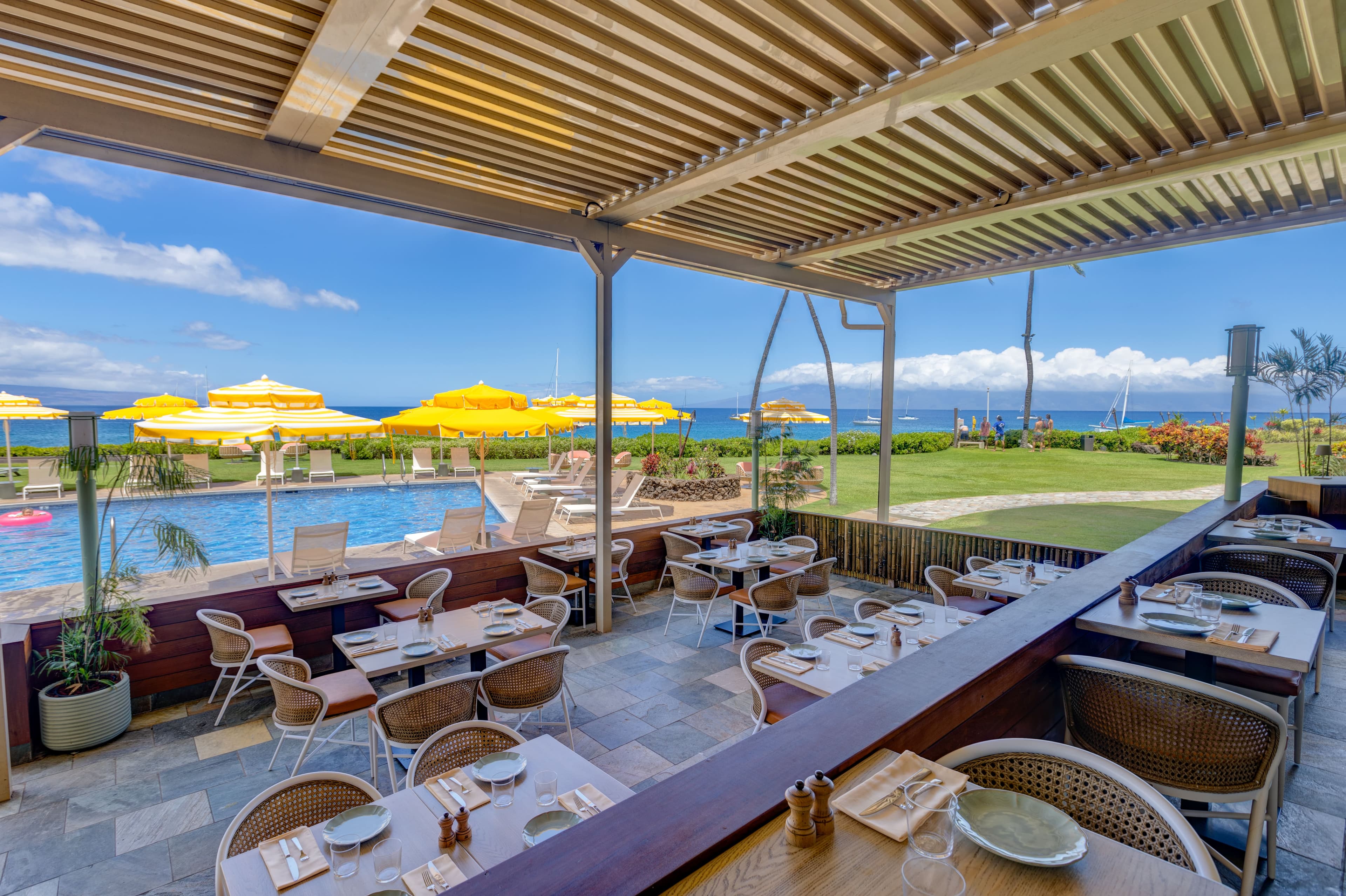 Royal Lahaina Resort & Bungalows