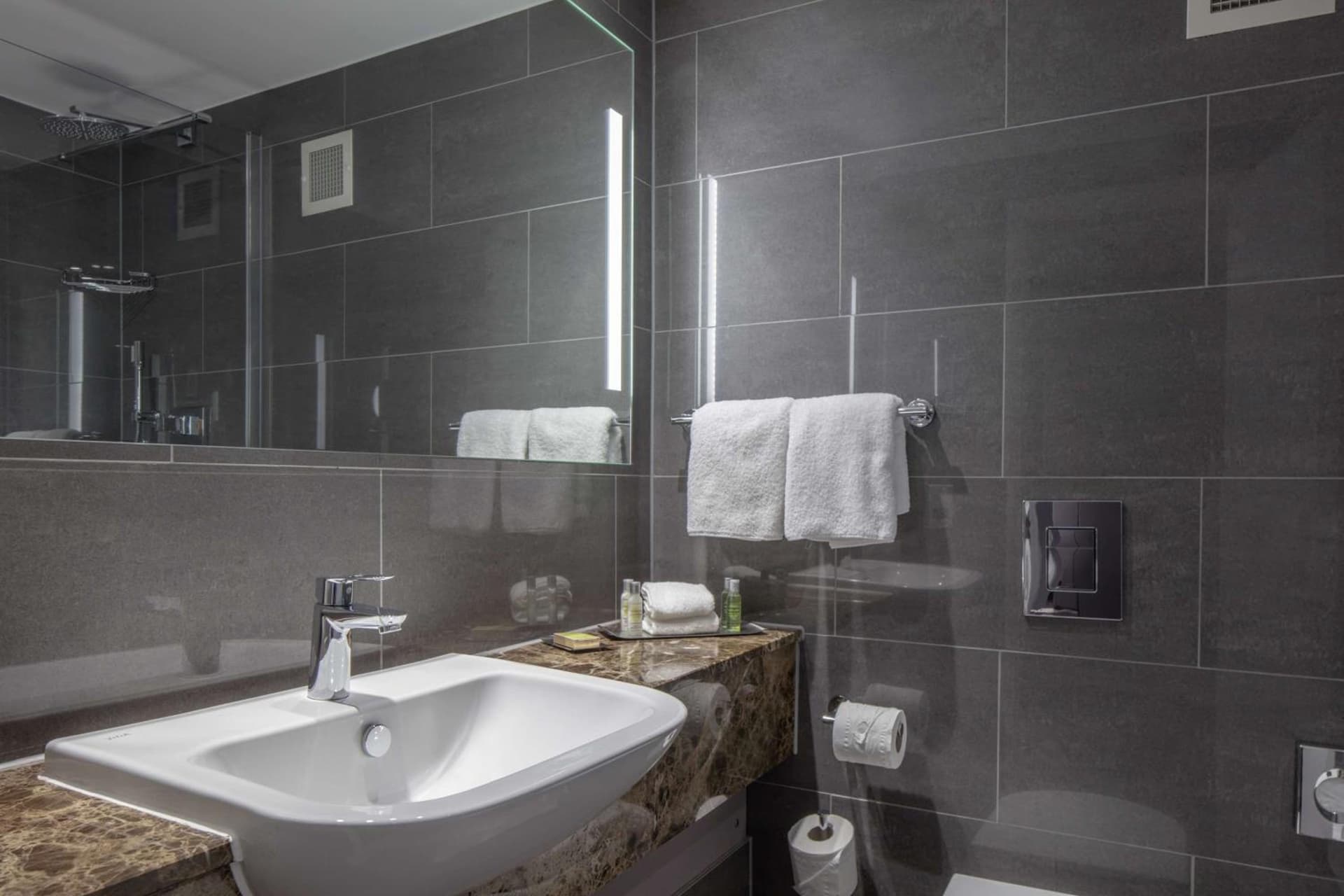 DoubleTree by Hilton Bristol City Centre