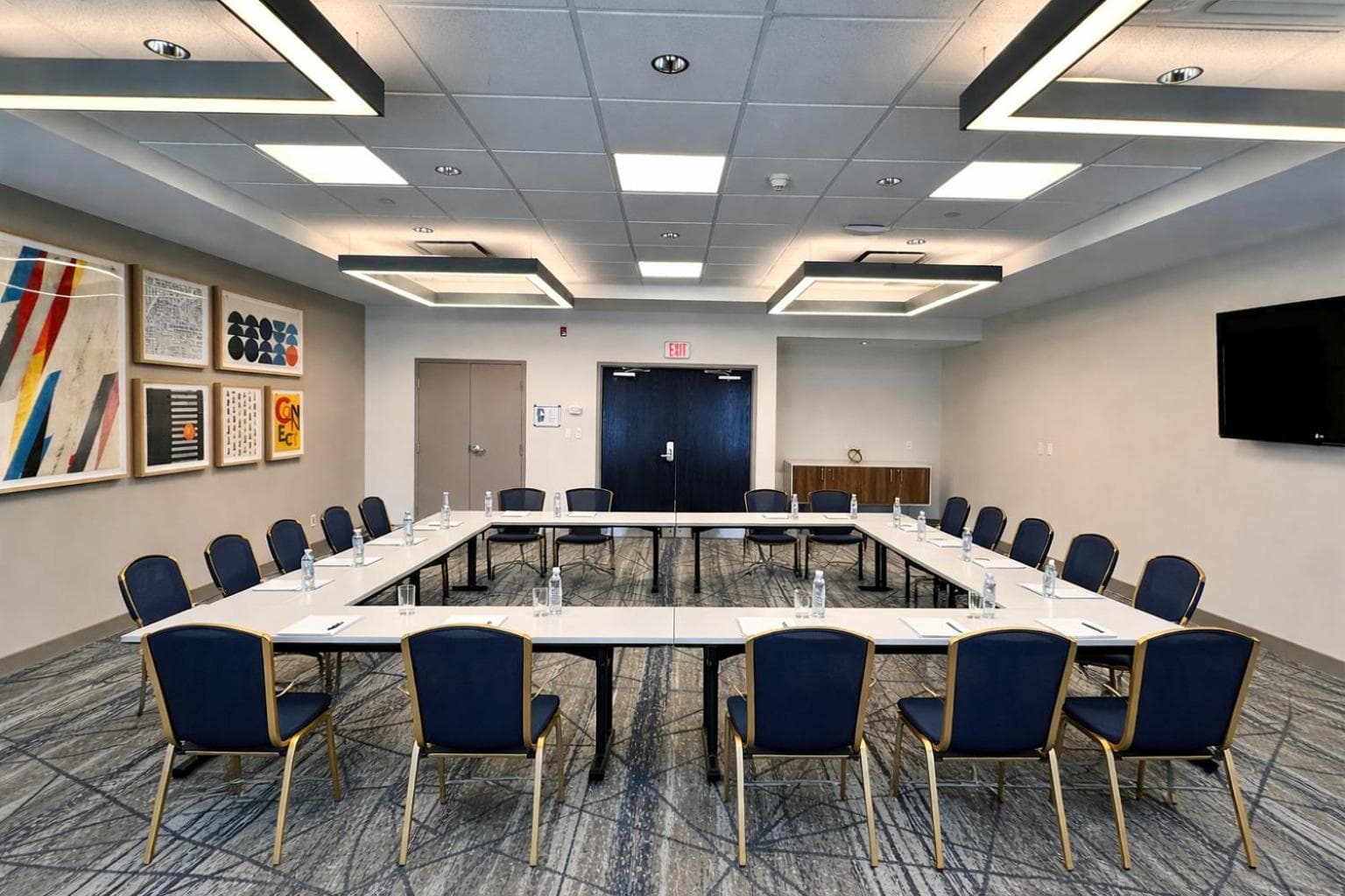 Holiday Inn Express & Suites Ottawa West - Nepean by IHG