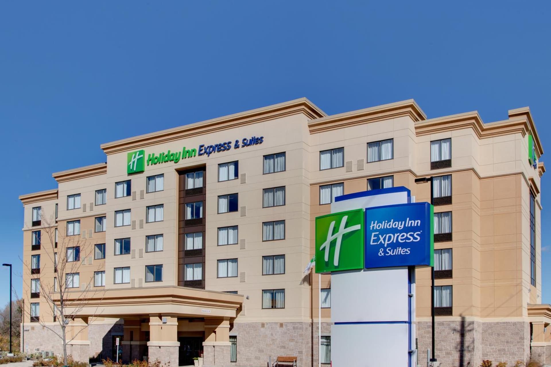 Holiday Inn Express & Suites Ottawa West - Nepean by IHG