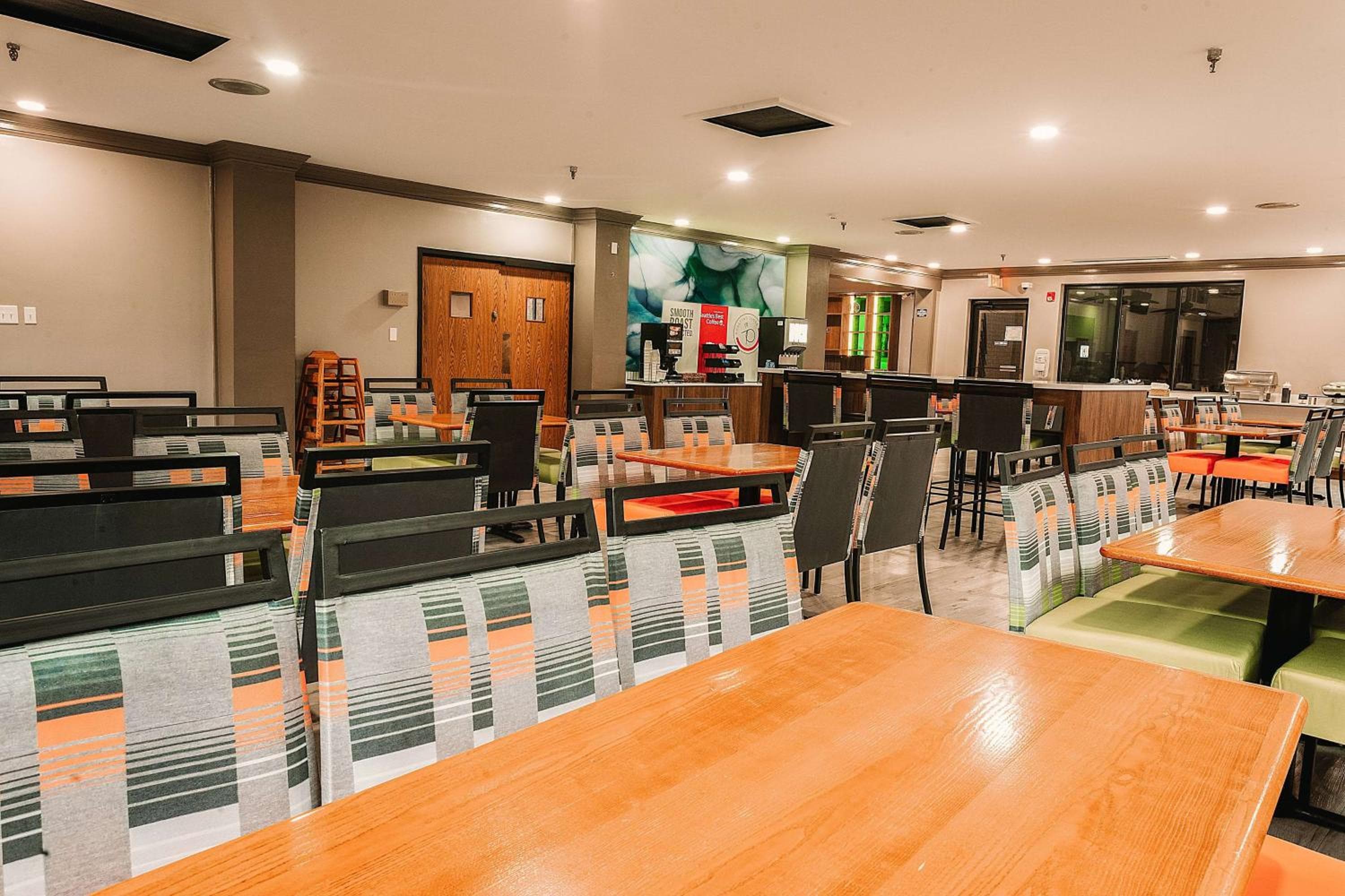 Wyndham Garden Williamsburg Busch Gardens Area