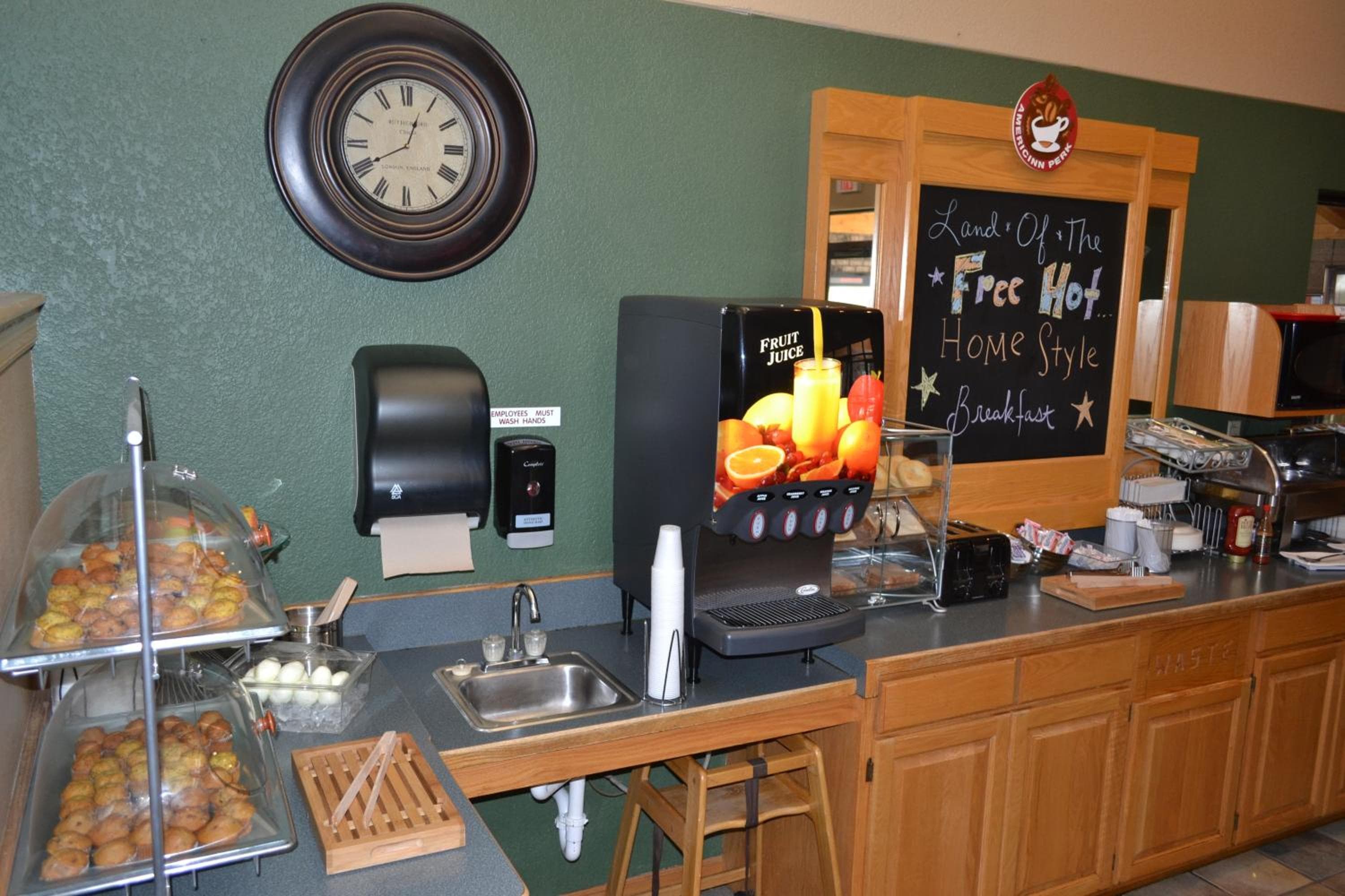 Cobblestone Hotel & Suites - Wisconsin Rapids