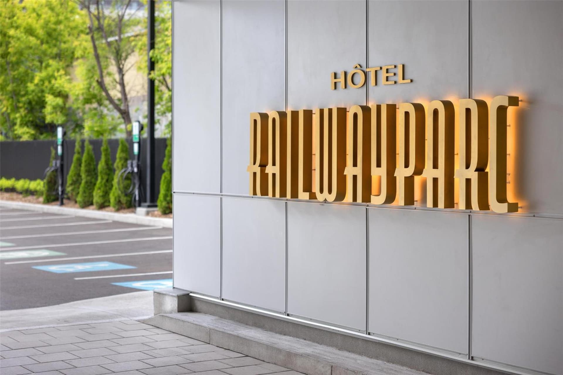 Hotel Railwayparc Montreal, Tapestry Collection by Hilton