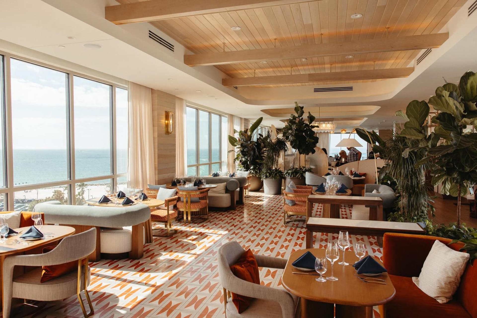 The Hiatus Clearwater Beach, Curio Collection by Hilton