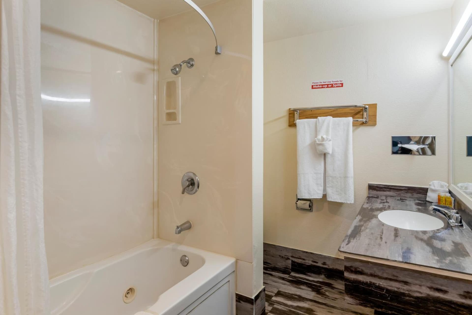 Anaheim Discovery Inn & Suites At The Park