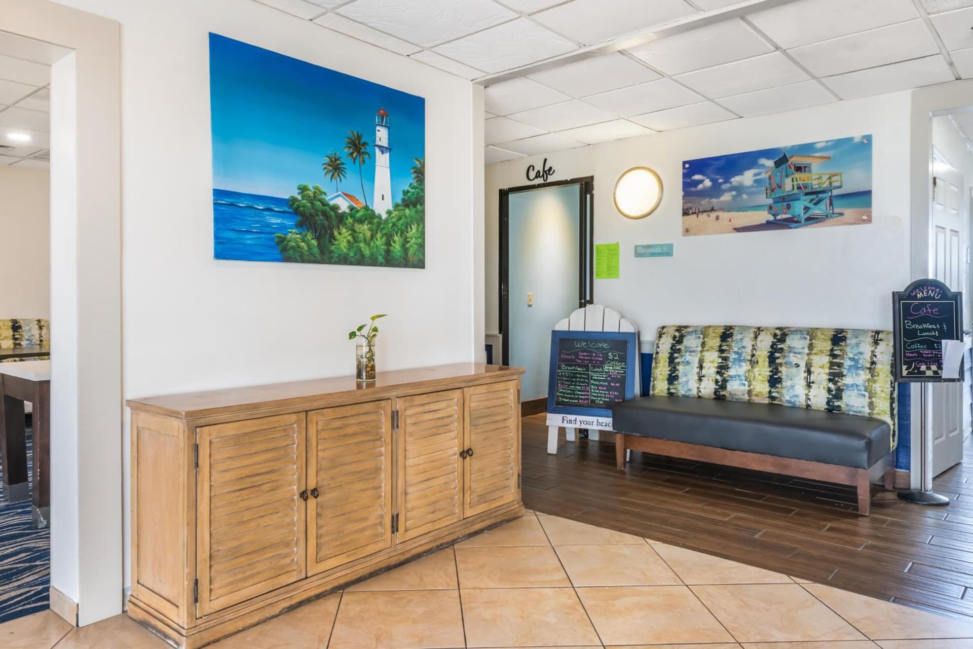 Tropical Winds Oceanfront Hotel