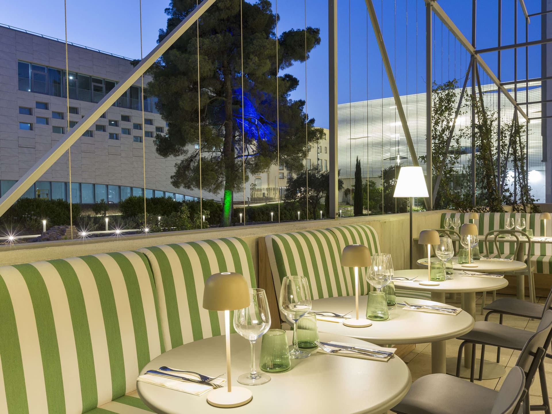 Mercure Nîmes Centre Arènes