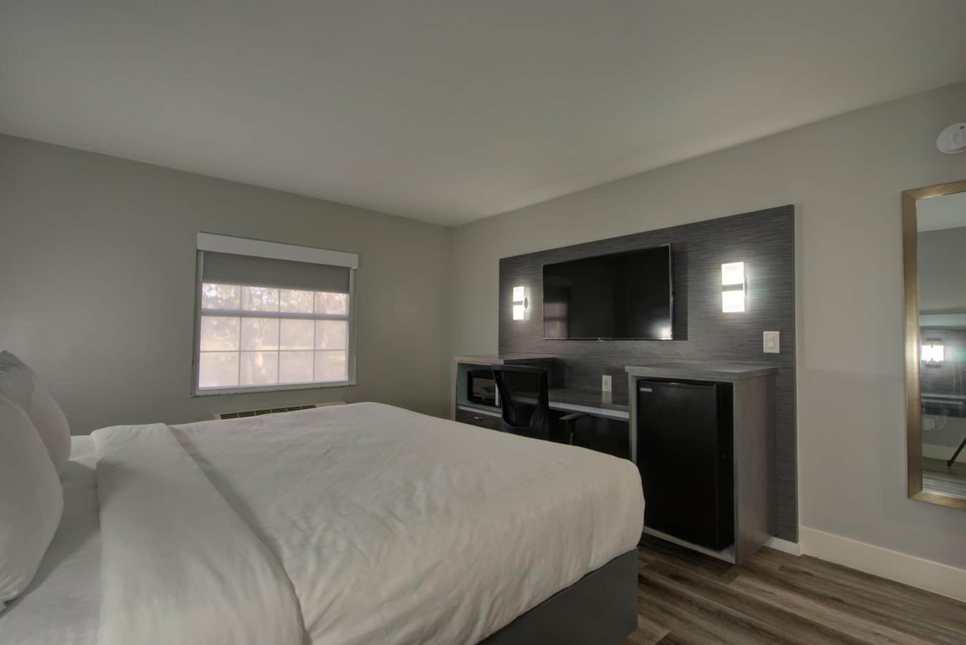 Clarion Pointe Tampa-Brandon Near Fairgrounds and Casino