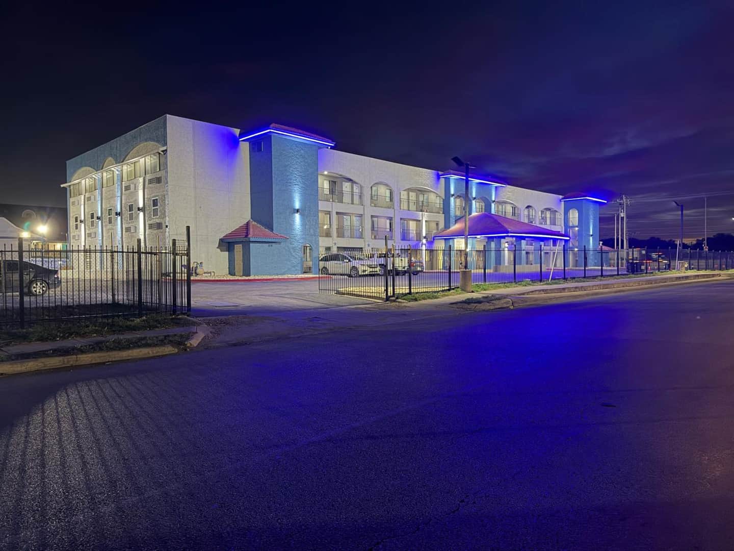 Hallmark Inn & Suites Newly Renovated Rooms San Antonio Northeast