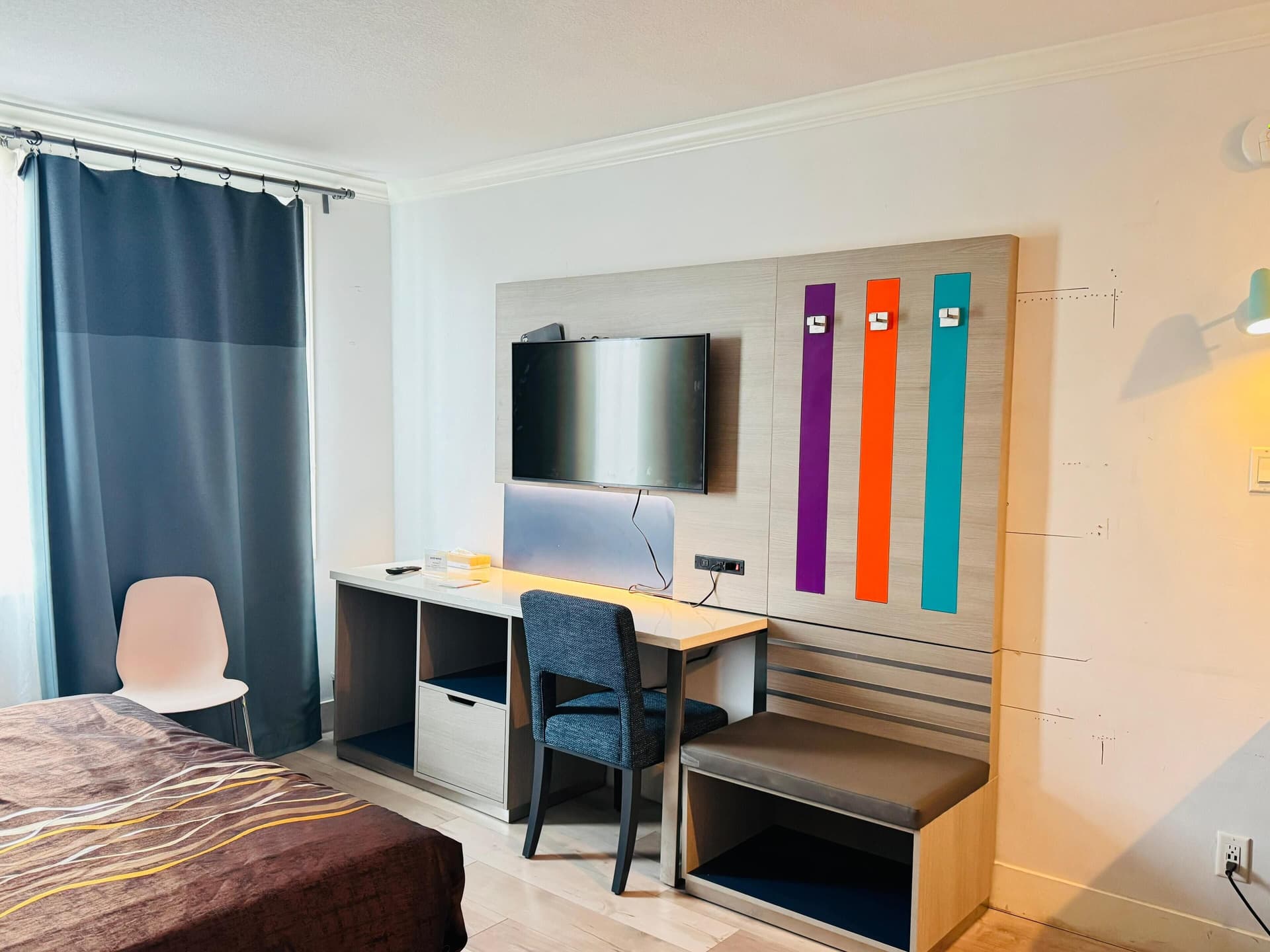Hometel Suites