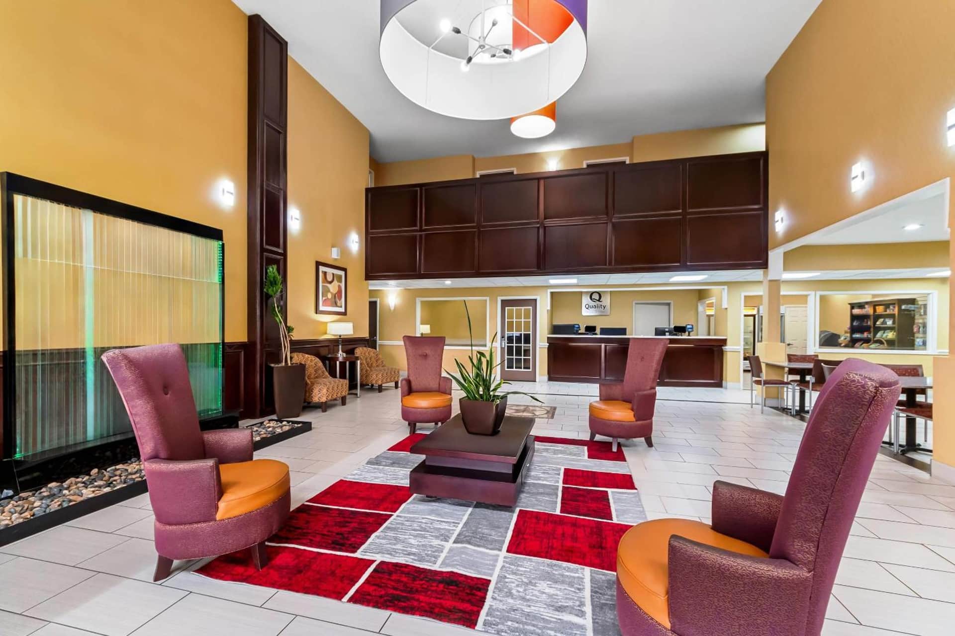 Quality Inn & Suites Airport North - Stone Oak