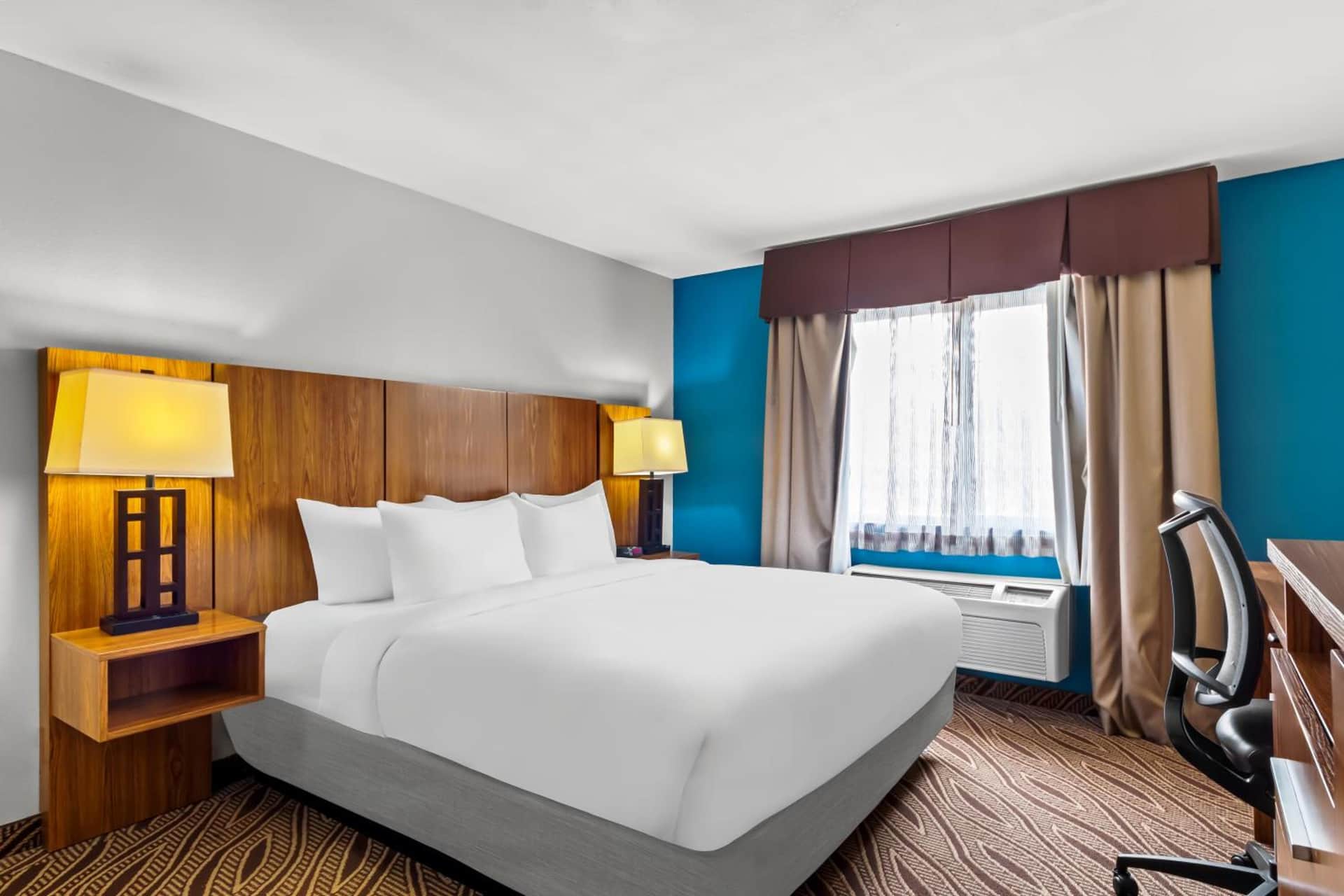 Quality Inn & Suites Airport North - Stone Oak