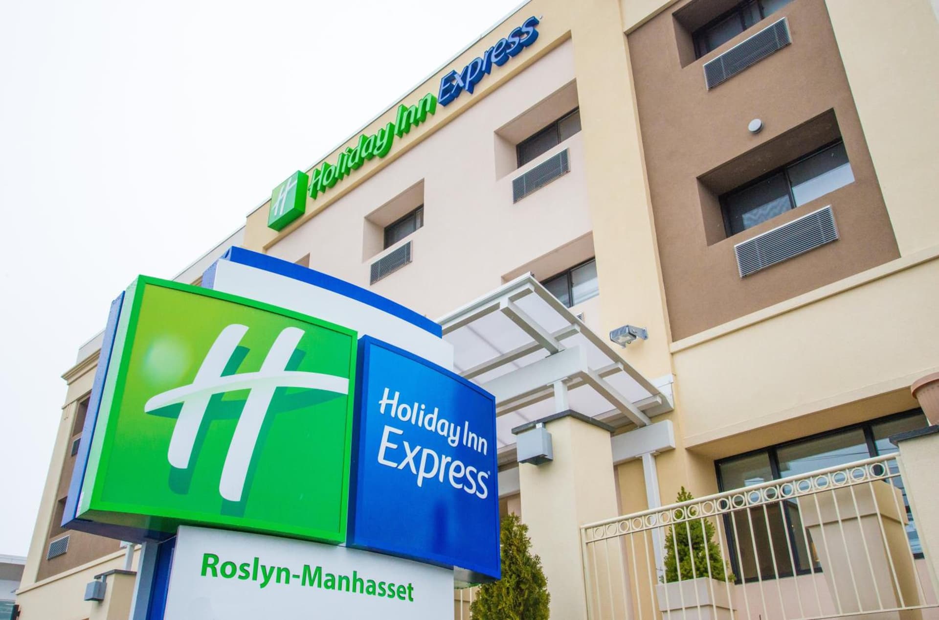 Best Western Roslyn-Long Island Hotel