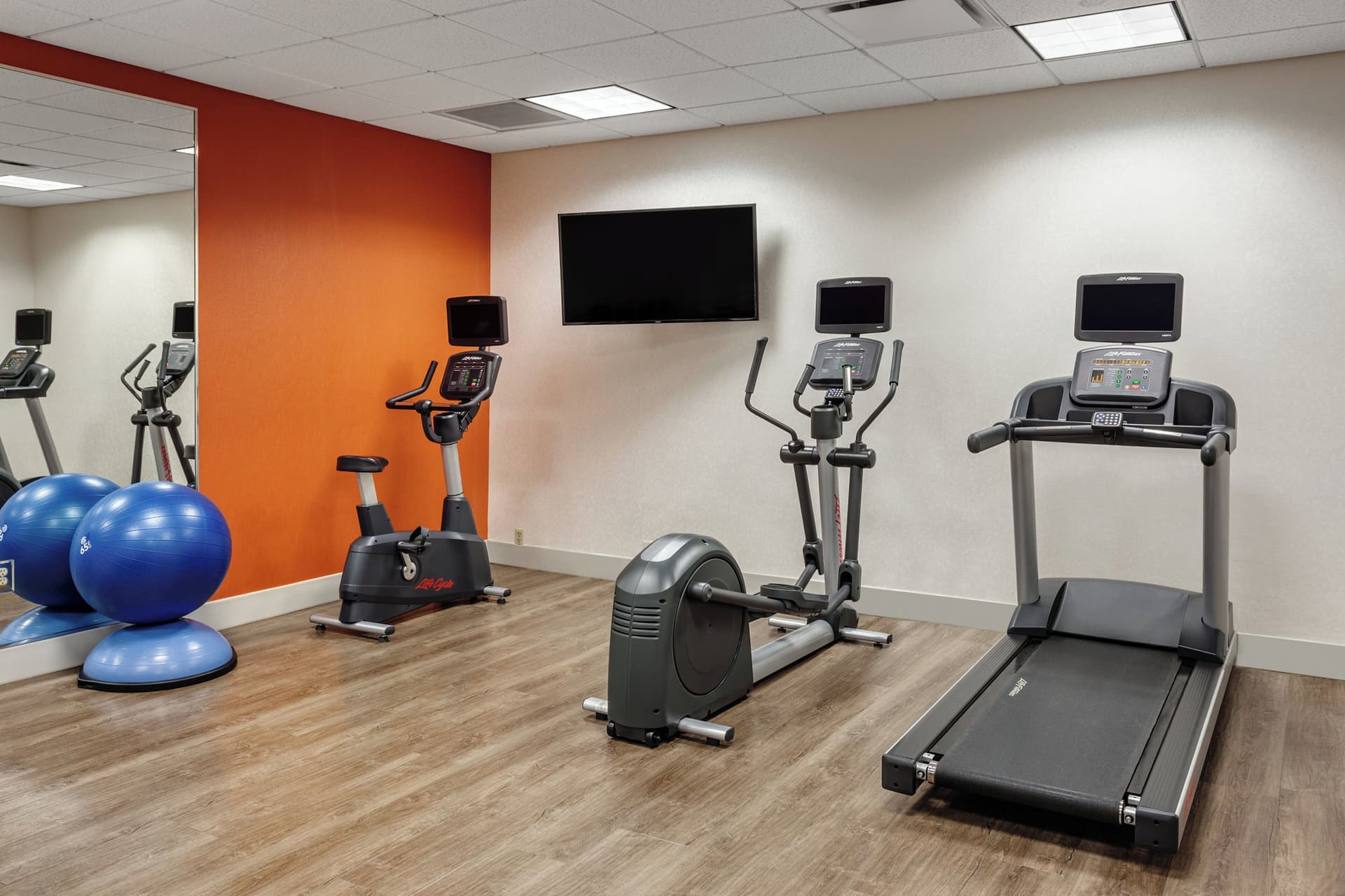Holiday Inn Express & Suites South Portland