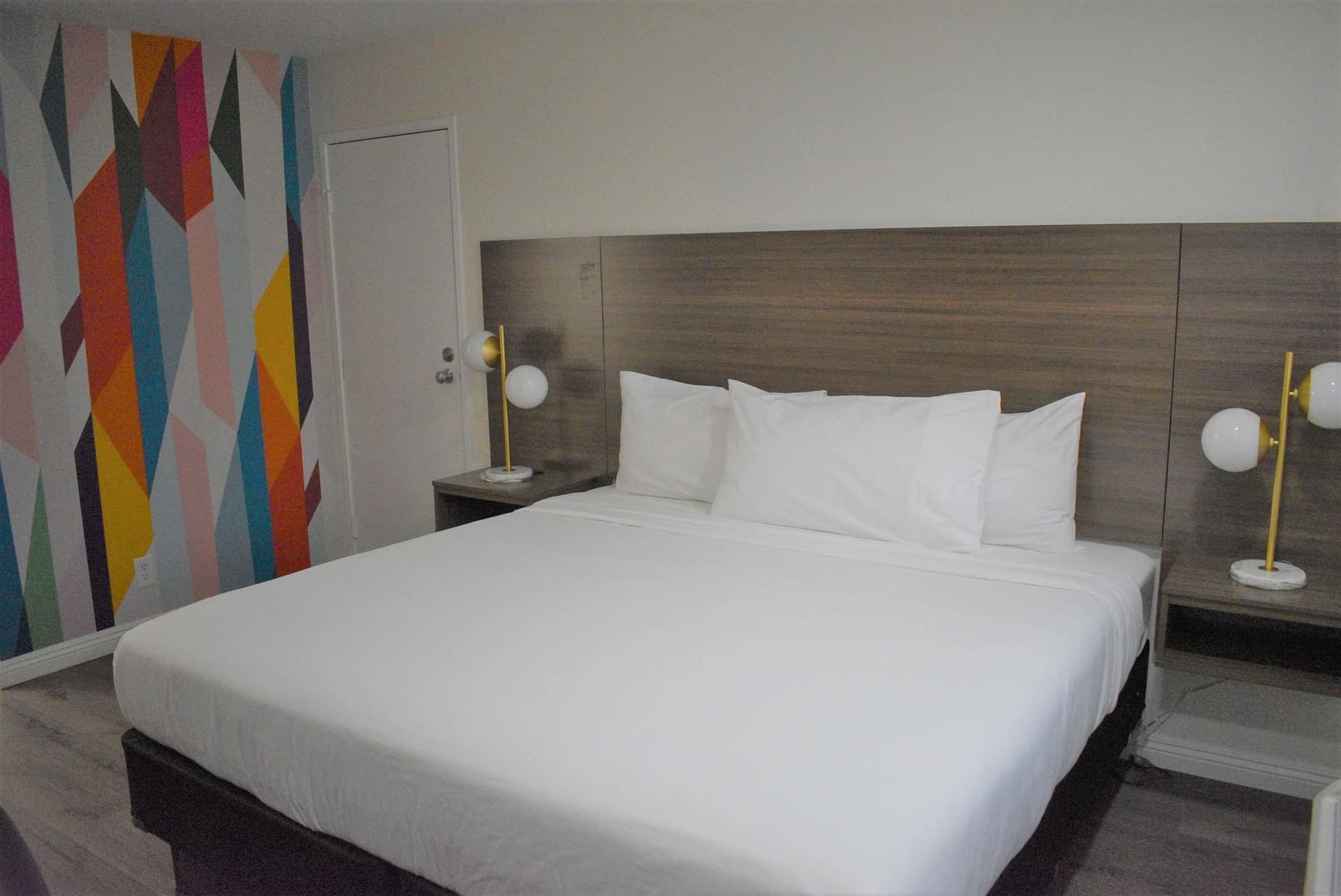 Signature Anaheim Maingate