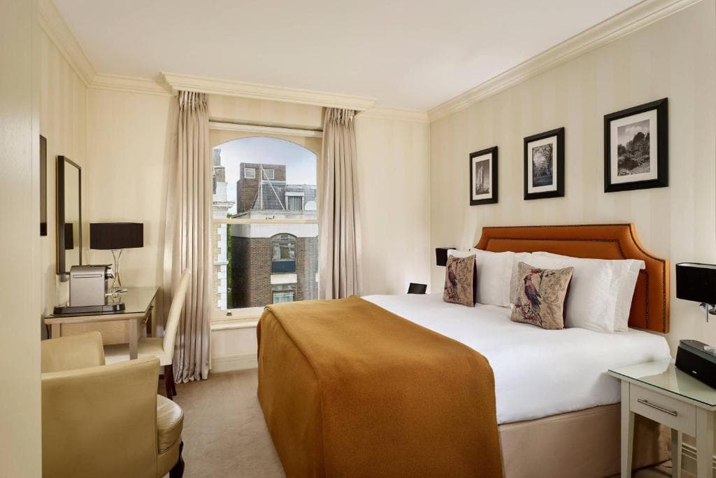 Hotel Xenia Autograph Collection