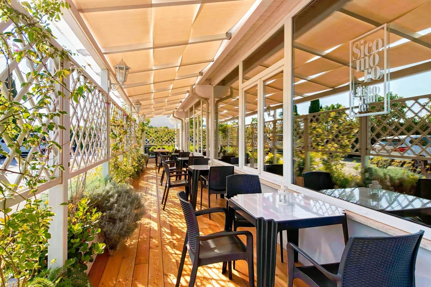 Simon Hotel