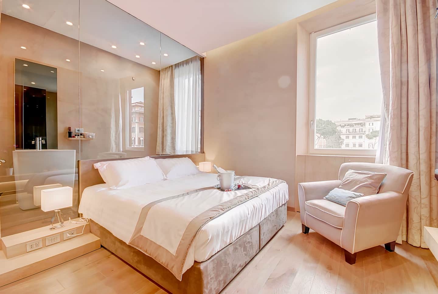 Sun Suite Luxury Pantheon