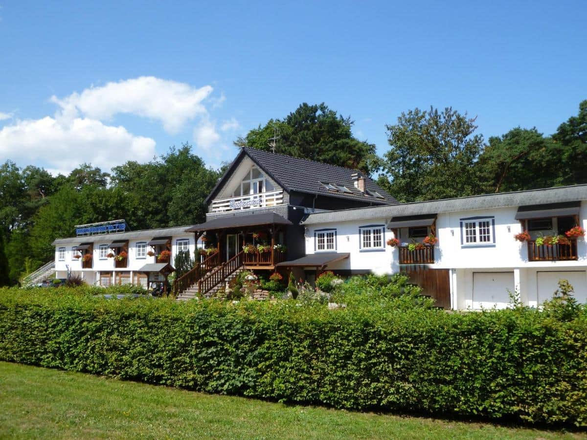 Hotel Restaurant Les Pins Logis