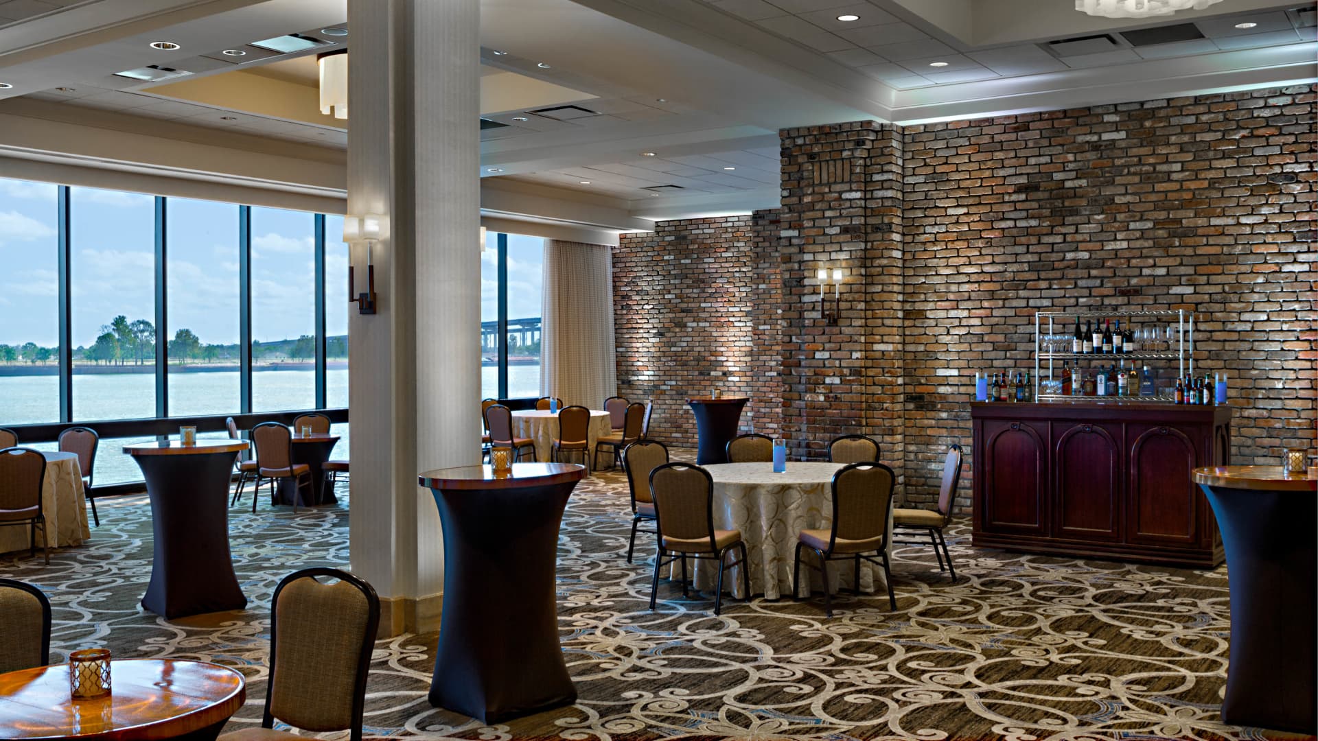 Hilton New Orleans Riverside